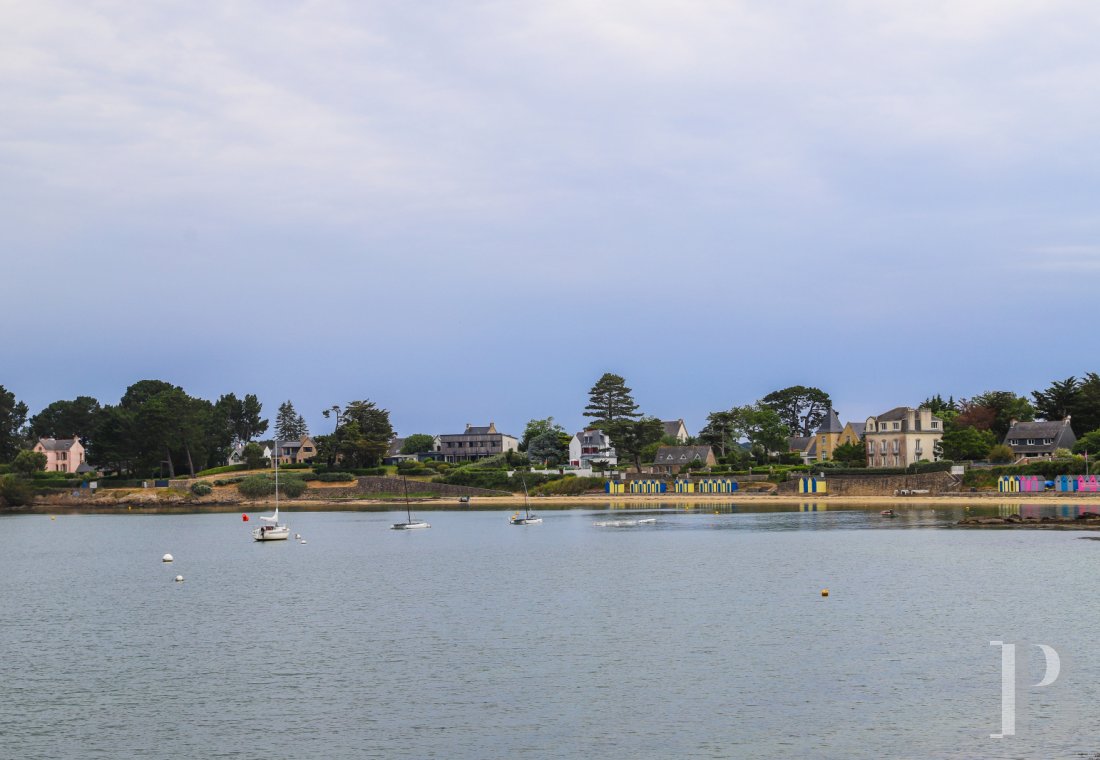 On the Île-aux-Moines, in the Gulf of Morbihan, a family house where you can almost step out onto the water - photo  n°35